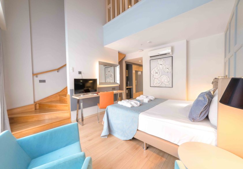 Numa Bay Exclusive - Duplex Swim-up Room-9