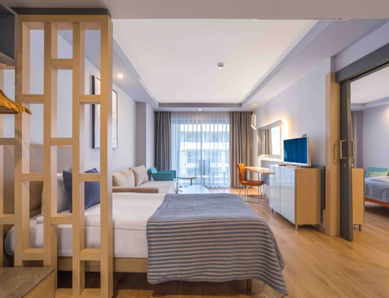 Numa Bay Exclusive - Family Room-6